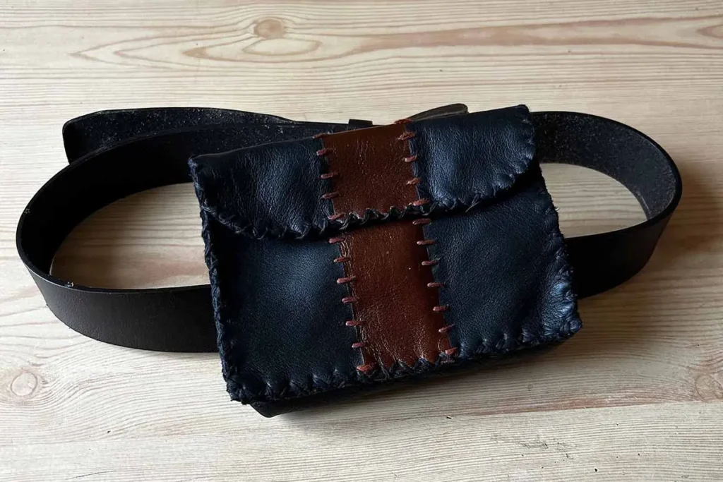 Artypik'Cuir - Maroquinerie artisanale - sacoche de ceinture