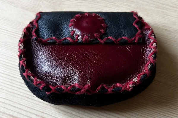 Artypik'Cuir - Maroquinerie artisanale - porte monnaie - petit format